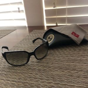 Ray Ban 4088  Black sunglasses